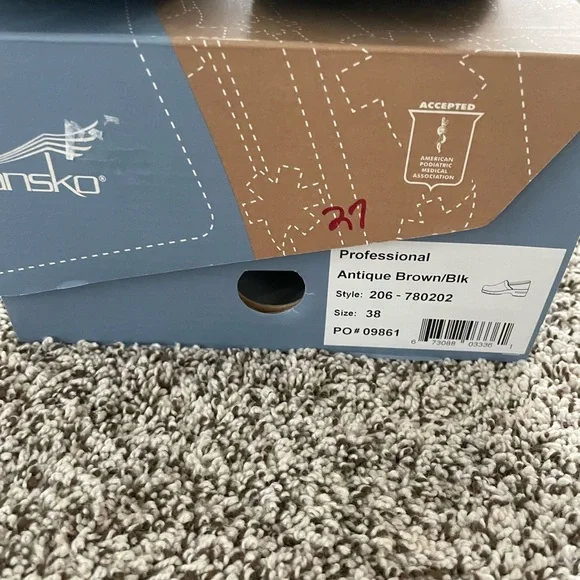 Dansko antique brown. Women’s size 37. New in box - Picture 4 of 5